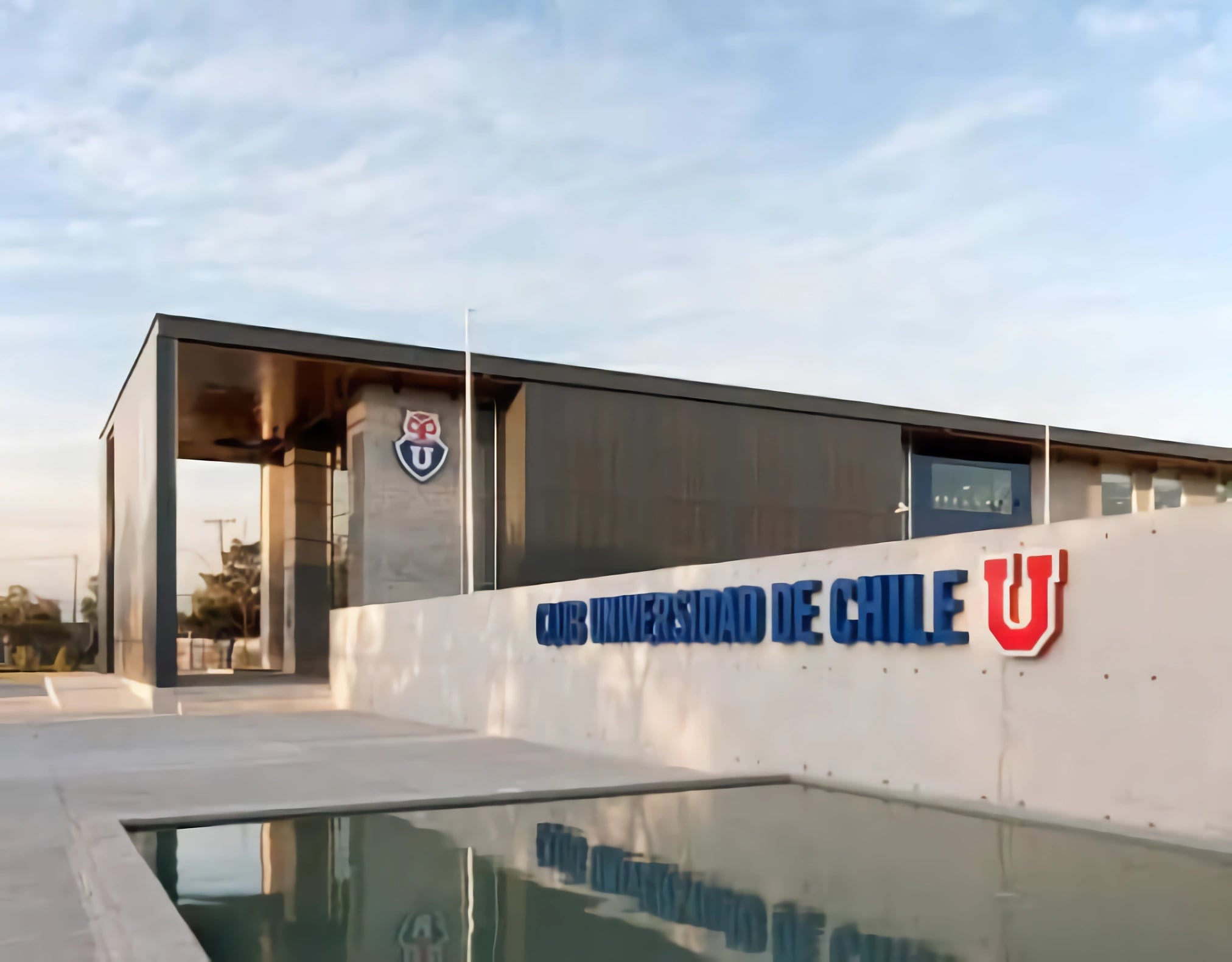 La Casa de Estudios exige un nuevo convenio con Azul Azul.