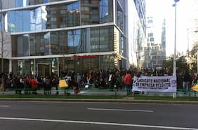 Informe UDP: comparación de 192 constituciones muestra que la chilena sobrerregula los derechos colectivos de los trabajadores