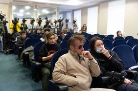 Sean Penn en Ucrania: aborda su llegada a la frontera con Polonia y sugiere ver Winter on Fire