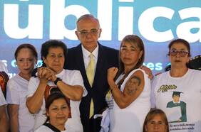 Ministro de Defensa de Colombia pide perdón por las ejecuciones extrajudiciales cometidas por el Estado