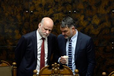 El ministro Álvaro Elizalde durante sesión del Senado en el Congreso Nacional en Valparaíso