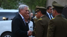Presidente Kast asiste al velorio del cabo Aguilera, fallecido tras ser baleado en operativo en Lo Espejo
