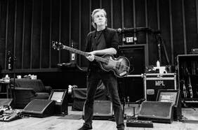 ¿Está Paul McCartney reescribiendo la historia de The Beatles? Cómo se volvió el guardián del legado de la banda