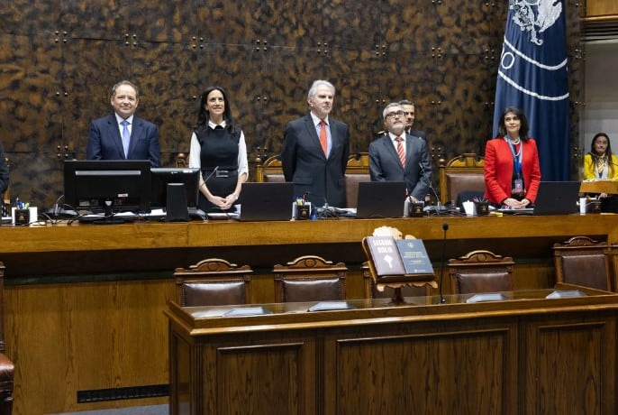 Juramenta como secretario general del Senado Luis Rojas y Andrés Salas como tesorero