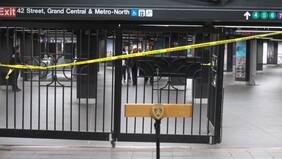 Policía de Nueva York abatió a hombre que apuñaló a tres personas en el metro