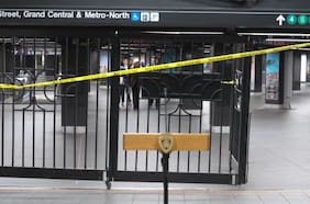 Policía de Nueva York abatió a hombre que apuñaló a tres personas en el metro