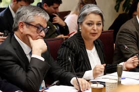 Diputados oficialistas insisten en ingresar proyecto para plebiscitar las AFP y gobierno da portazo a la propuesta