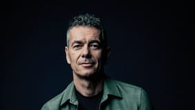 CEO de Warner Music celebra la caída de nueva norma de IA en Chile