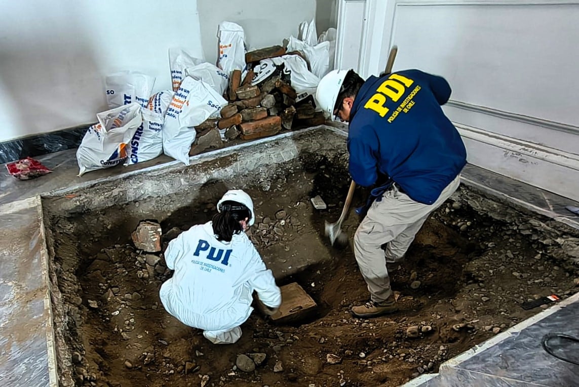 Derivan al SML osamentas aparentemente humanas halladas en una caja de madera en excavaciones en la Catedral de Rancagua