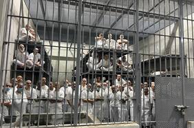 EE.UU. admite que deportó “por error” a un inmigrante a la megacárcel de Bukele