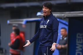 Tres titulares menos: el puzzle que Daniel Garnero debe solucionar en la UC para desafiar al puntero Coquimbo Unido