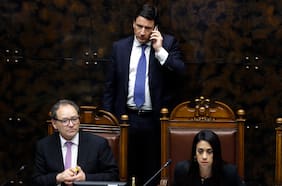 A contrapelo del PC y republicanos, Senado aprueba último retoque a reforma política que obliga a condenar el totalitarismo
