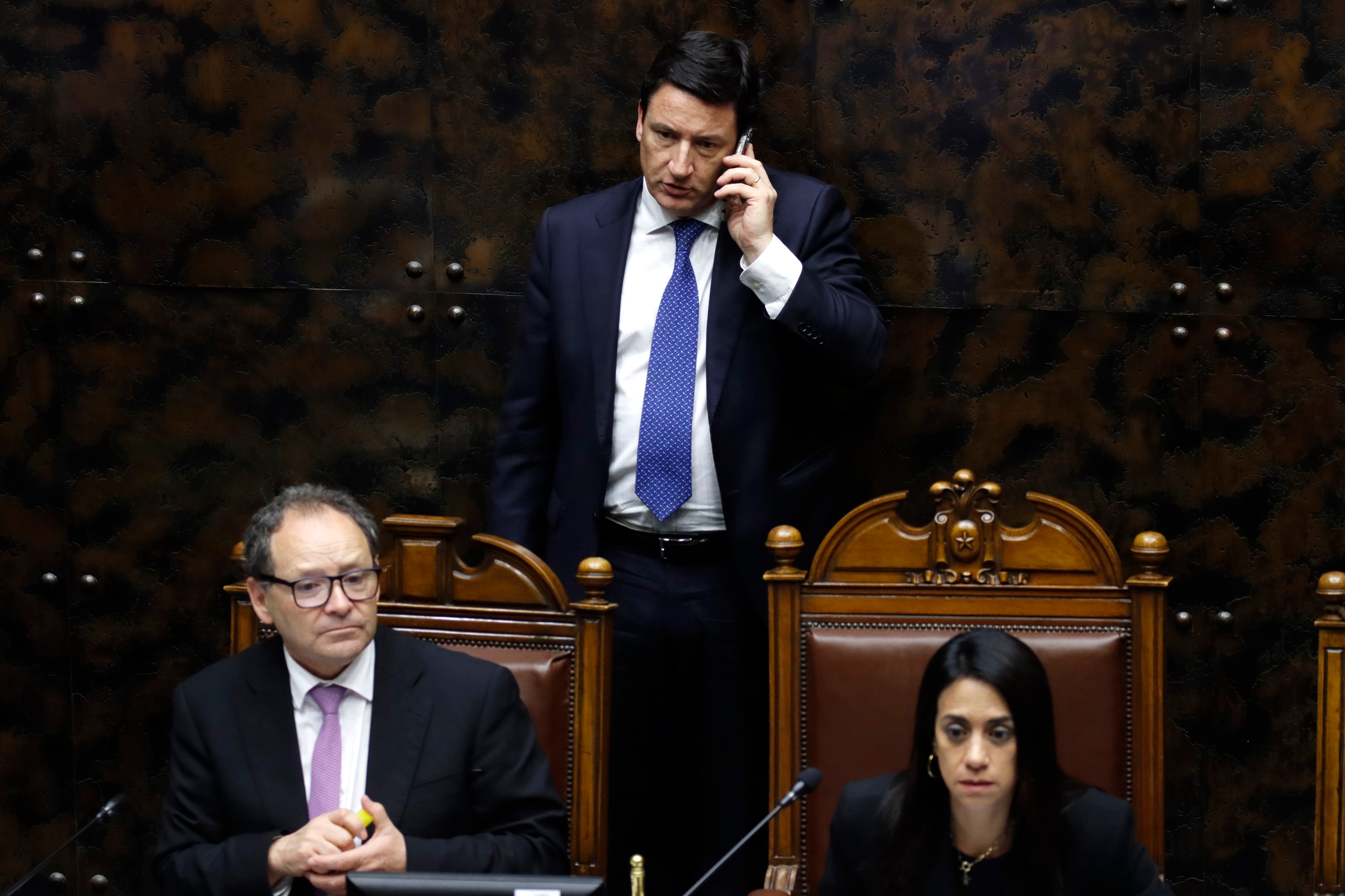 A contrapelo del PC y republicanos, Senado aprueba último retoque a reforma política que obliga a condenar el totalitarismo
