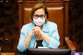 Crece tensión: Presidenta del Senado responde a críticas de parlamentarios y acusa “displicencia” de algunos diputados frente a proyecto para combatir femicidios