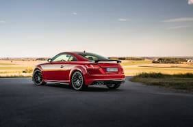 Audi le dice adiós al TT con dos trajes especiales