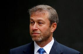 La abrupta transformación de Roman Abramovich de oligarca rechazado a enviado de guerra