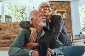 5 bebidas que prometen prolongar tu longevidad y que son fáciles de preparar, según un experto