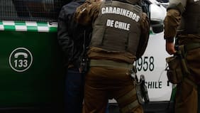 Carabinero es atropellado por taxista que evadió fiscalización: conductor fue detenido
