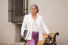 Ministra Jara por empleos tras cierre de Huachipato: “Hay un compromiso del Presidente para hacer todo lo posible por apoyarlos”