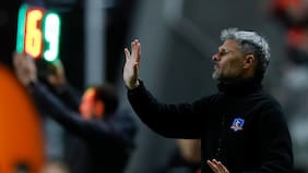 La escueta respuesta de Fernando Ortiz sobre el estreno de Vozinha en Colo Colo: “El lunes entrena”