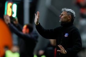 La escueta respuesta de Fernando Ortiz sobre el estreno de Vozinha en Colo Colo: “El lunes entrena”