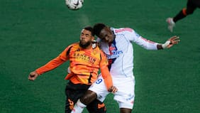 En un partido de la Ligue 1 entre el Paris FC y el Lyon: la insólita caída de presuntos ladrones del Museo del Louvre