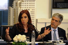 Dictan el veredicto del primer caso de corrupción del kirchnerismo: Condenan a cinco años de cárcel a De Vido por el caso Skanska