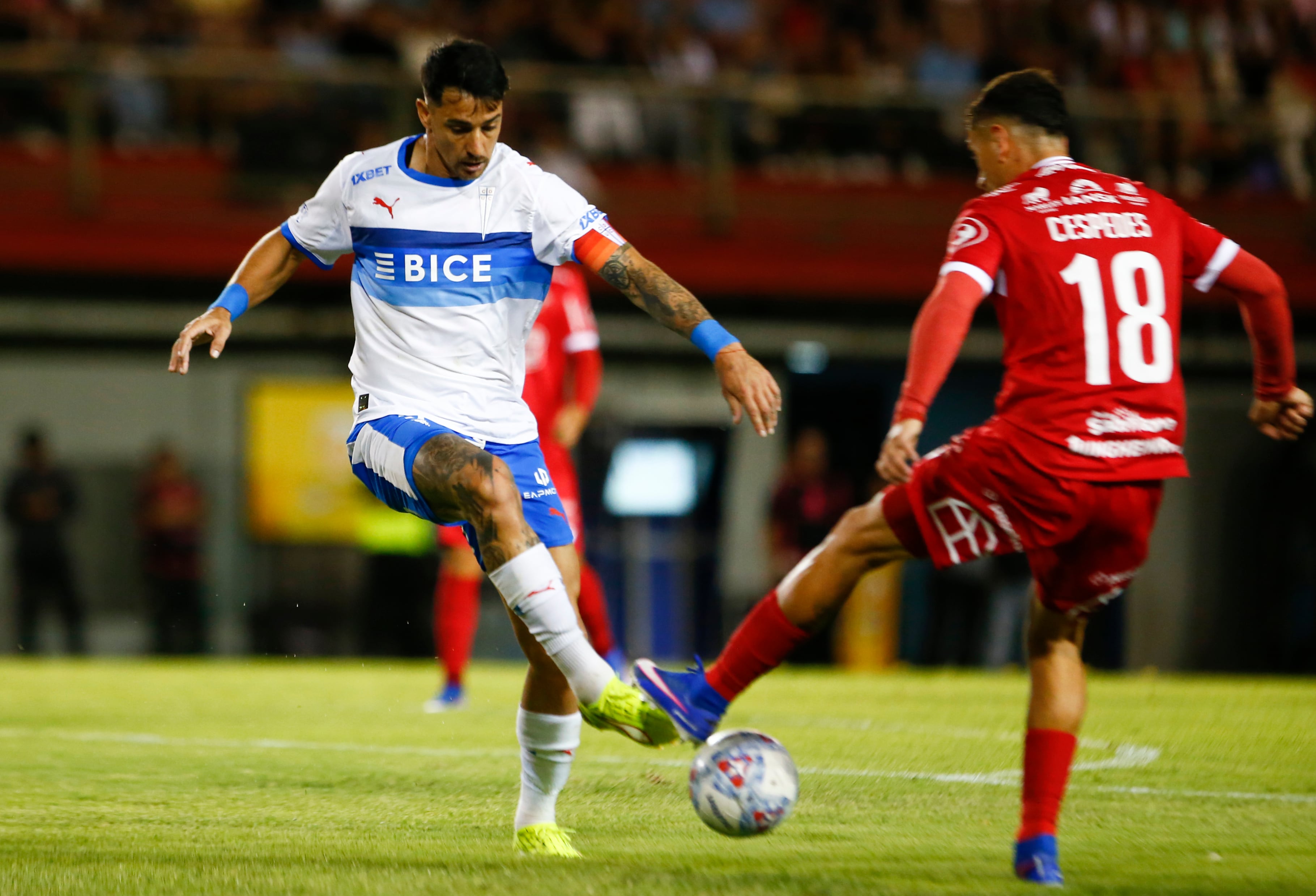 la UC y Ñublense definen en simultáneo a un nuevo semifinalista de la Copa de la Liga