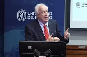 Exembajador de Chile en China: “Lo peor que el próximo gobierno podría hacer una política exterior guiada por su ideología”