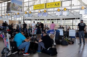 Movilización de la DGAC: Aeropuerto de Santiago da recomendaciones a pasajeros con vuelos programados para hoy viernes