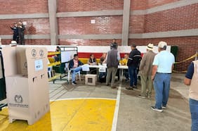 Colombia refuerza seguridad por elecciones: 400 mil uniformados desplegados entre los más de mil centros de votación