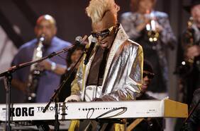 Tres formas de conocer y celebrar el legado de Sly and the Family Stone