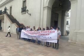 CUT protesta al interior de La Moneda: “La inexperiencia y la soberbia no nos permiten avanzar”