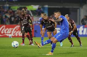 Charles Aránguiz explica su recuperación y da las claves de la goleada de la U ante Carabobo