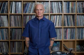Flea publica nuevo single escrito junto a Thom Yorke y anuncia estreno de su primer disco solista