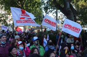 Diputados UDI solicitan a gobierno querellarse contra responsables de polémica performance en acto del Apruebo en Valparaíso