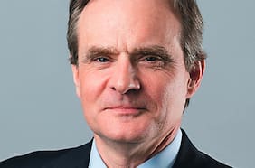 Simon Johnson: “Un mundo en el que 5 personas o 5 empresas lo poseen todo y lo dirigen todo no es un mundo en el que uno quiera vivir”