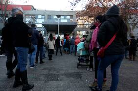 Continúan las aglomeraciones: Se registran filas en sucursales de AFP, Registro Civil y Tribunales de Familia por retiro del 10% de pensiones