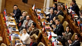 Rechazada reforma para migrantes: republicanos activan plan B y reflotan moción de Gaspar Rivas