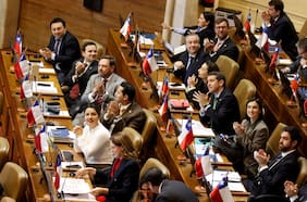 Rechazada reforma para migrantes: republicanos activan plan B y reflotan moción de Gaspar Rivas