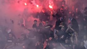 Partido de alto riesgo: hinchas de Feyenoord provocan graves incidentes en Sevilla en la previa del duelo ante Betis