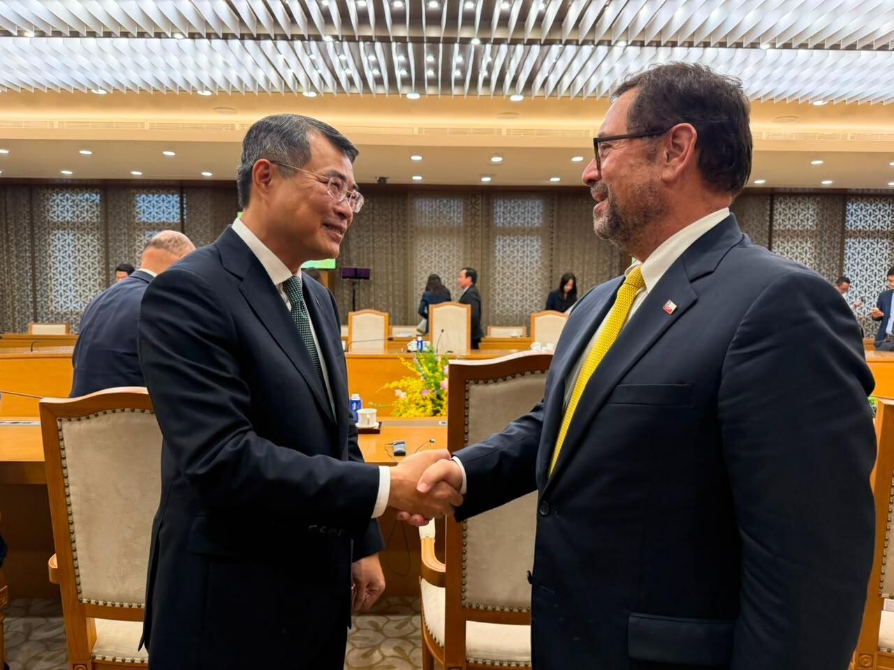 Pérez Mackenna se reúne con primer ministro de Vietnam: “Estamos diseñando la próxima década de crecimiento juntos”