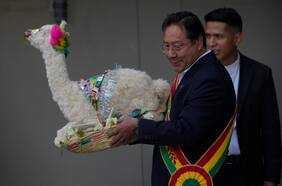 Presidente Arce y Evo Morales celebran alejados el día patrio de Bolivia