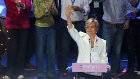 Promesa de crecimiento al 4%, alusiones a Piñera y triple empate entre las cartas de derecha: los principales hitos del cierre de campaña de Matthei