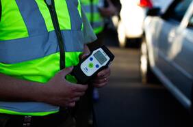 ¡Insólito! Conductor argentino superó el límite del alcotest