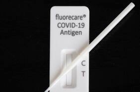 Ómicron: científicos alertan que algunos test no detectan bien a la nueva variante y arrojan más falsos negativos