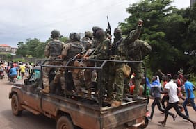 Militares dan golpe de Estado en Guinea y capturan al presidente