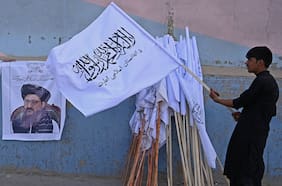 Las razones tras la decisión de Rusia de convertirse en el primer país que reconoce al gobierno de los talibanes en Afganistán