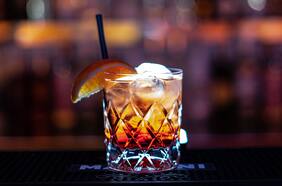 ¿Puede el alcohol hacerte dormir mejor?