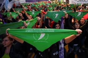 Feministas argentinas advierten a ultraderechista Milei que defenderán sus derechos en las calles